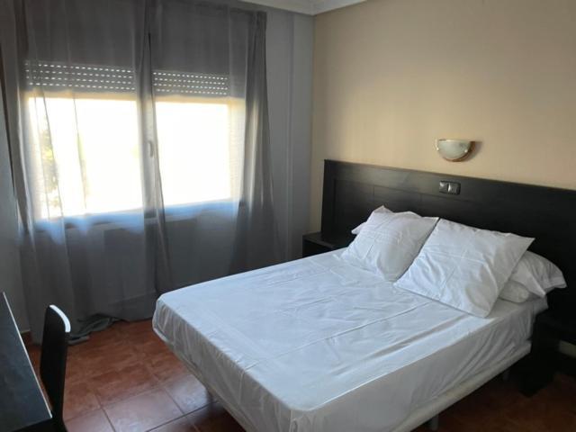 Hotel Los Kekes Coria Extérieur photo